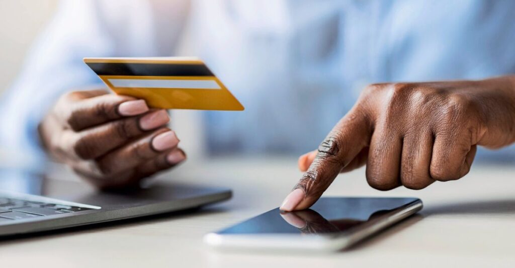 Neue Regeln für Banküberweisungen sorgen für Verwirrung bei Kund:innen