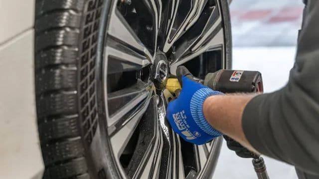 "Keine Schneeketten, keine Winterreifen...": Reifen passen sich künftig dem Straßenzustand an