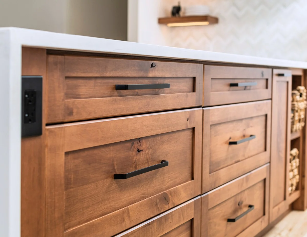 Darum schwören Profis bei matten Küchenfronten auf Schmutzradierer und nur zwei Tropfen Spülmittel - image 2