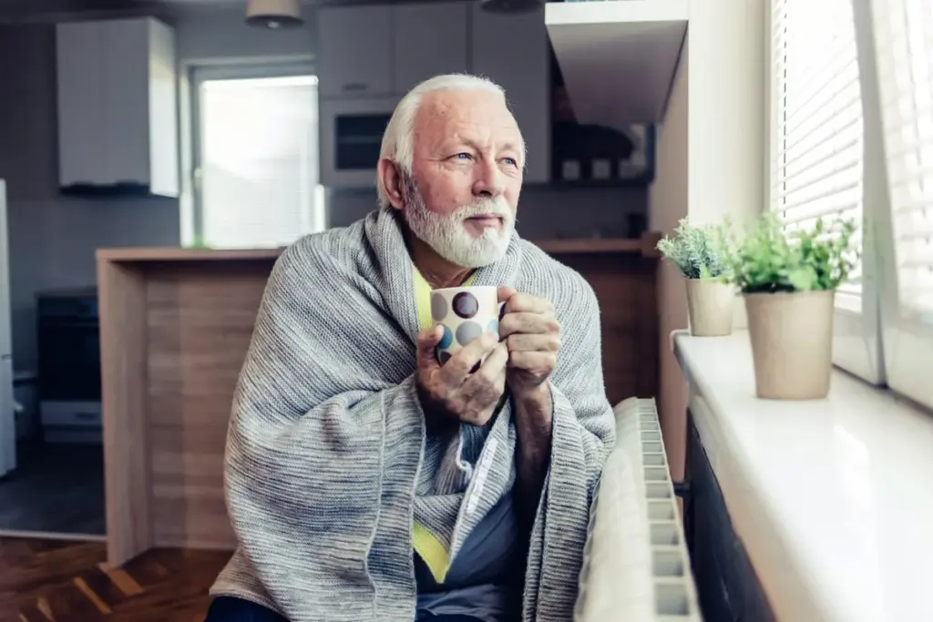 Darum stellen Profis im Winter einen spezifischen Schwamm an die Fensterbank