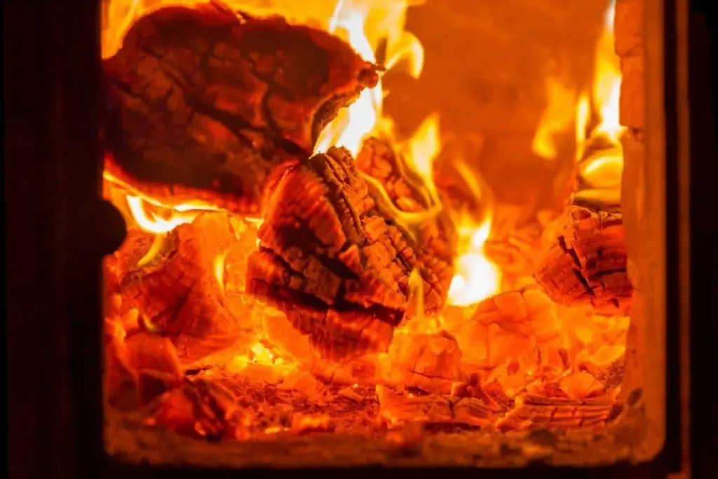 Der 30-Euro-Trick: So verteilt Ihr Kaminofen die Wärme blitzschnell im ganzen Haus