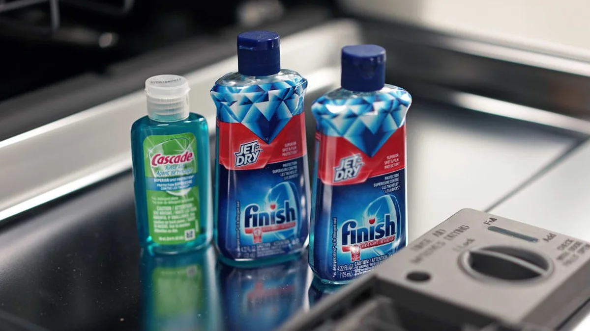 Der versteckte Trick: Warum Profis in Österreich den Klarspüler nicht nur in die Spülmaschine geben - image 1