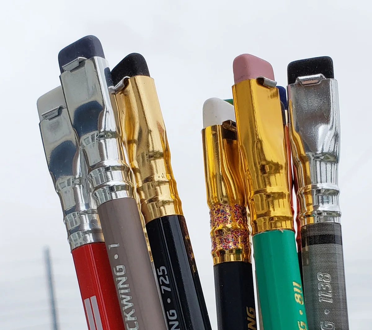 Drei Minuten Wissen: Die blaue Seite des Radiergummis funktioniert wie Schleifpapier – das ist der Trick - image 2