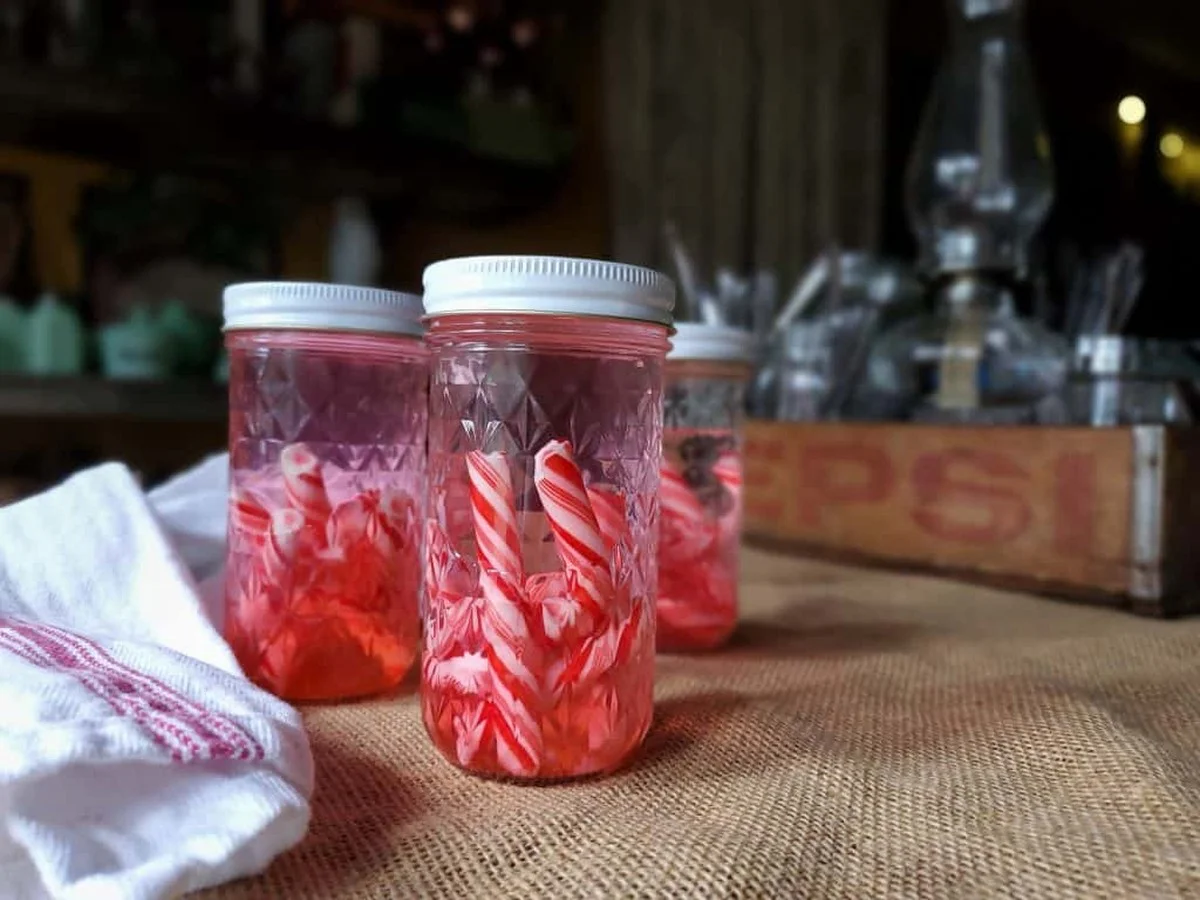 Drei Zutaten, die jede Silvesterparty in Wien auf den Kopf stellen: Der Nimm-2-Likör-Trick - image 2