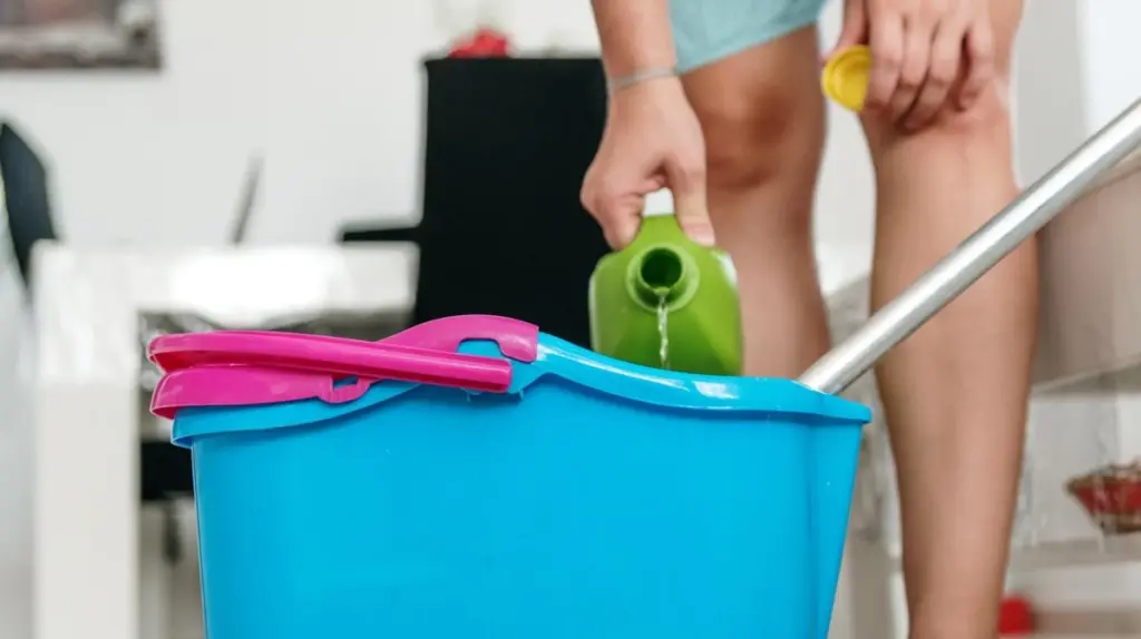 3 einfache Hausmittel, die Ihre teuren Putzmittel ersetzen