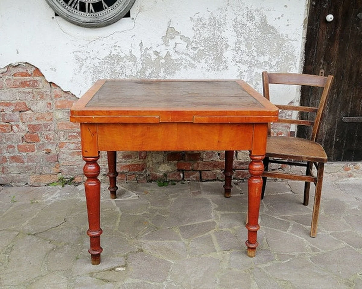 Alte Tischplatte statt teure Arbeitsplatte: So verwandeln Sie Ihr altes Möbelstück in eine Küche im Handumdrehen - image 1