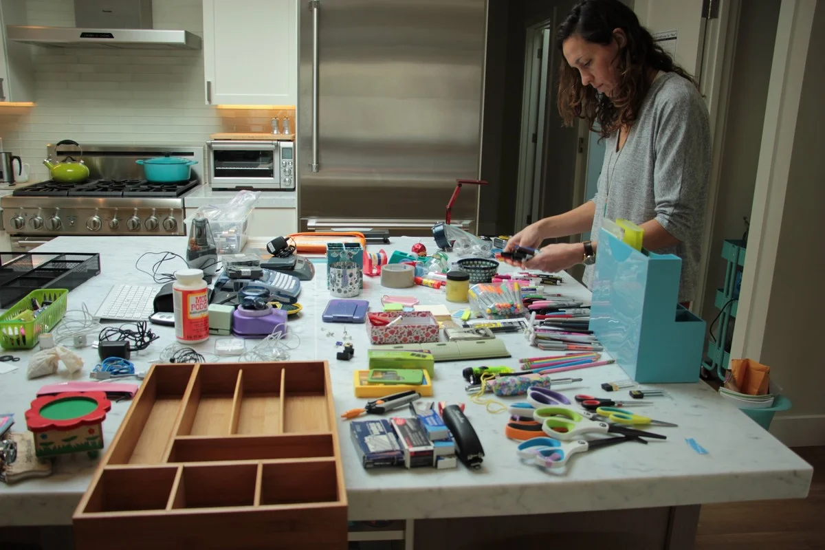 Aufräumen: 8 Dinge, die nach Joshua Becker sofort rausfliegen sollten - image 1