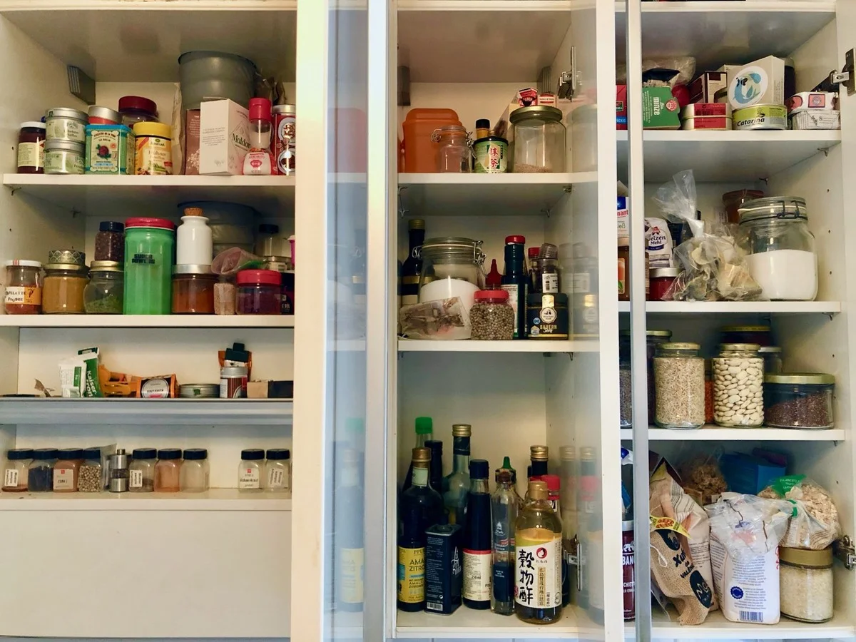 Chaos im Vorratsschrank? 8 schnelle Tricks für mehr Ordnung - image 1