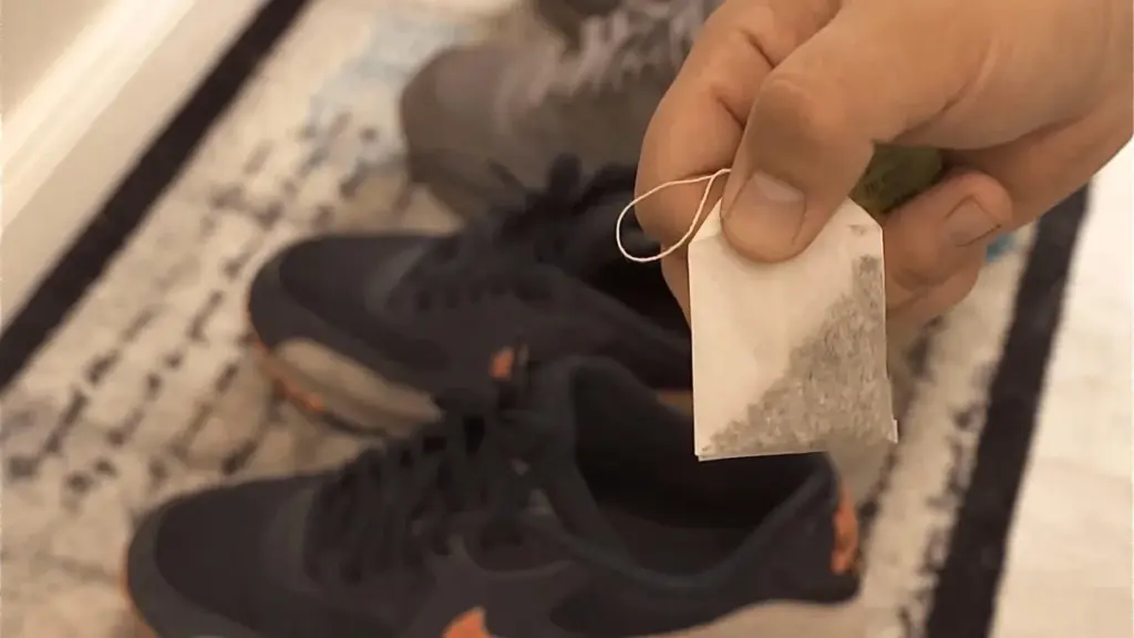 Darum lasse ich gebrauchte Teebeutel jetzt immer über Nacht in meinen Winterschuhen