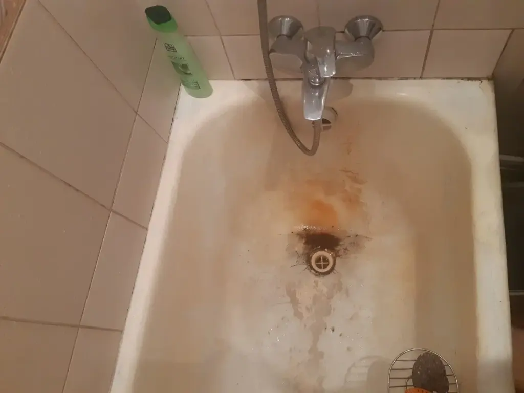 Darum mischen erfahrene Hausfrauen nur diese 2 Zutaten für eine strahlend weiße Badewanne