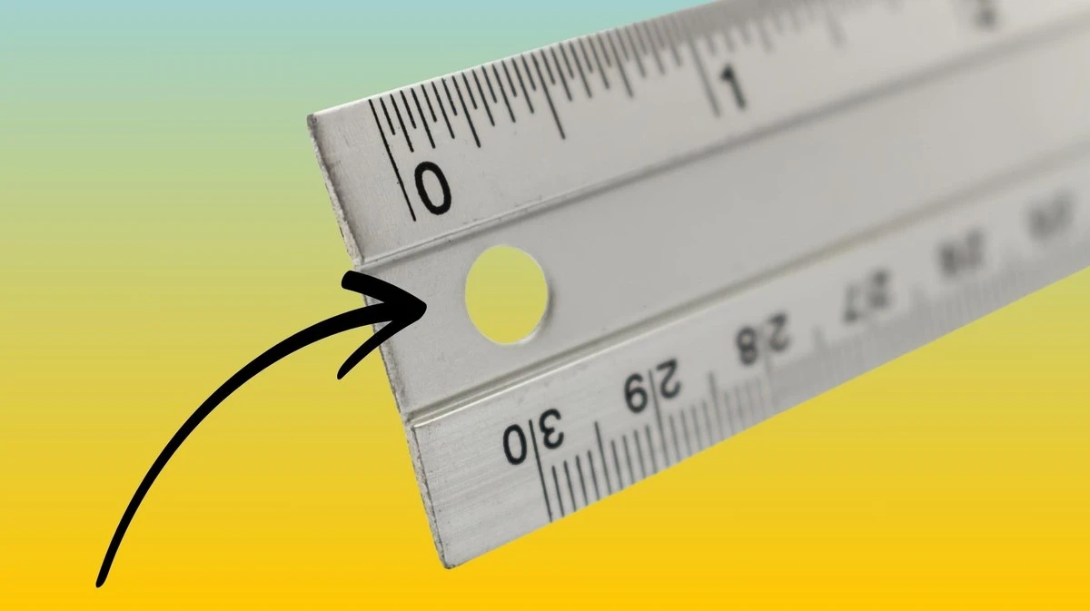 Das winzige Loch im Lineal: Mehr als nur ein Aufhänger – 3 versteckte Tricks, die Sie kennen müssen - image 1