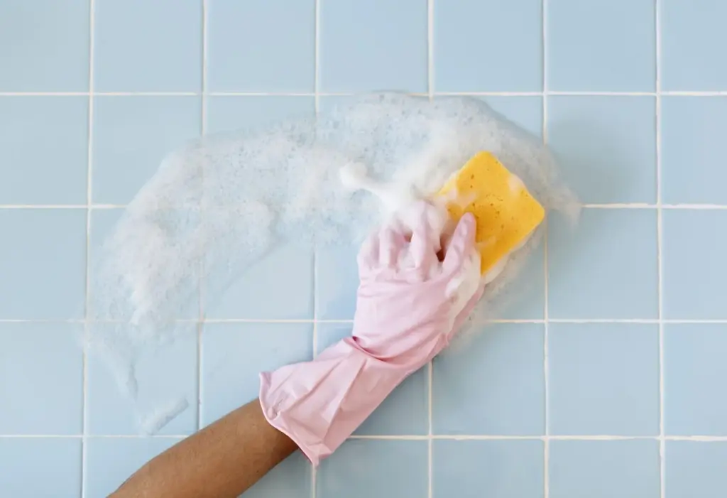 Der Trick erfahrener Reiniger: Darum kommt die Zahnbürste in der Küche nicht an die Zähne