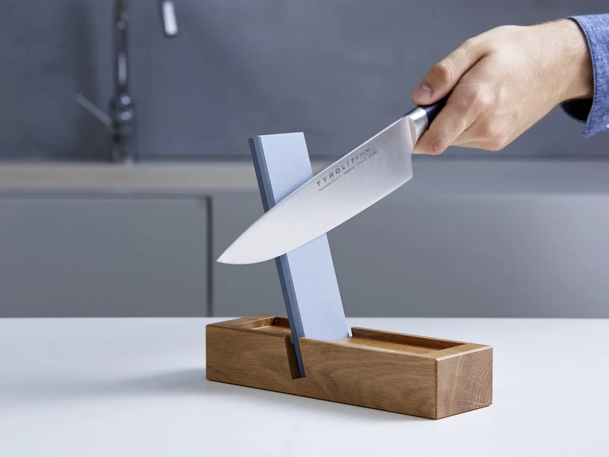 Der Trick mit der Keramiktasse: So schärfen Sie Messer blitzschnell ohne Stein - image 1