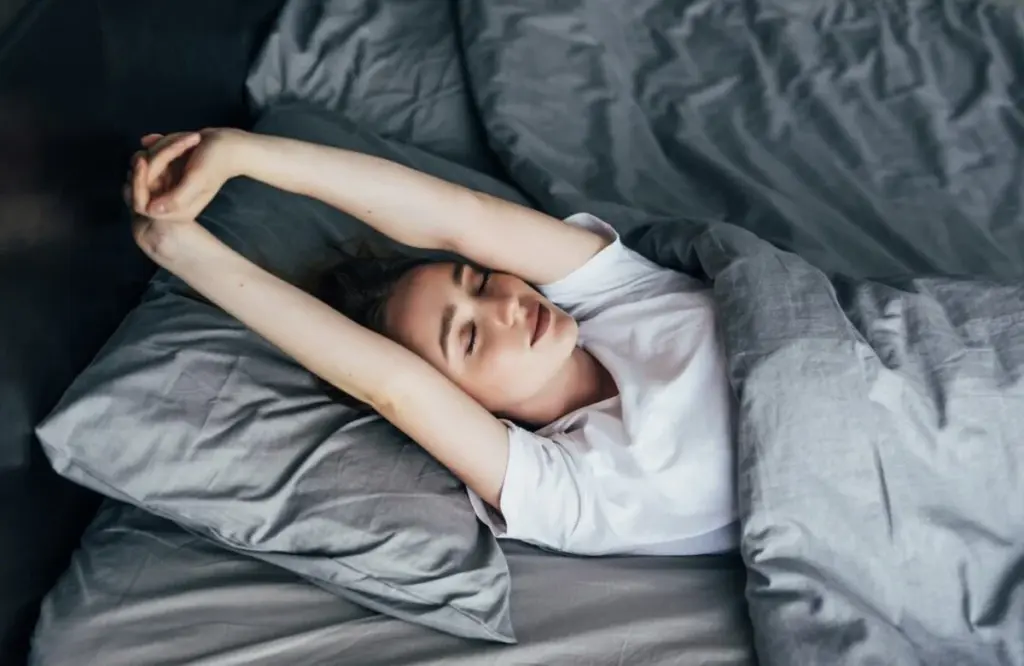 Der Trick österreichischer Schlafforscher: Legen Sie DIESEN einen Gegenstand zu den Füßen ins Bett – und schlafen Sie sofort ein