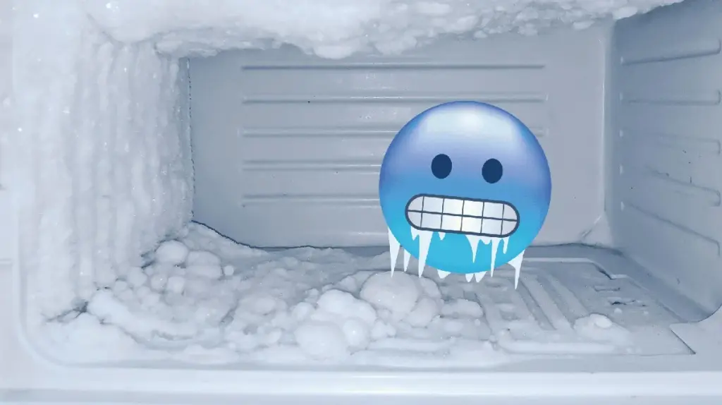 Drei Hausmittel, mit denen Ihr Gefrierfach dreimal länger eisfrei bleibt – Natron ist der heimliche Star