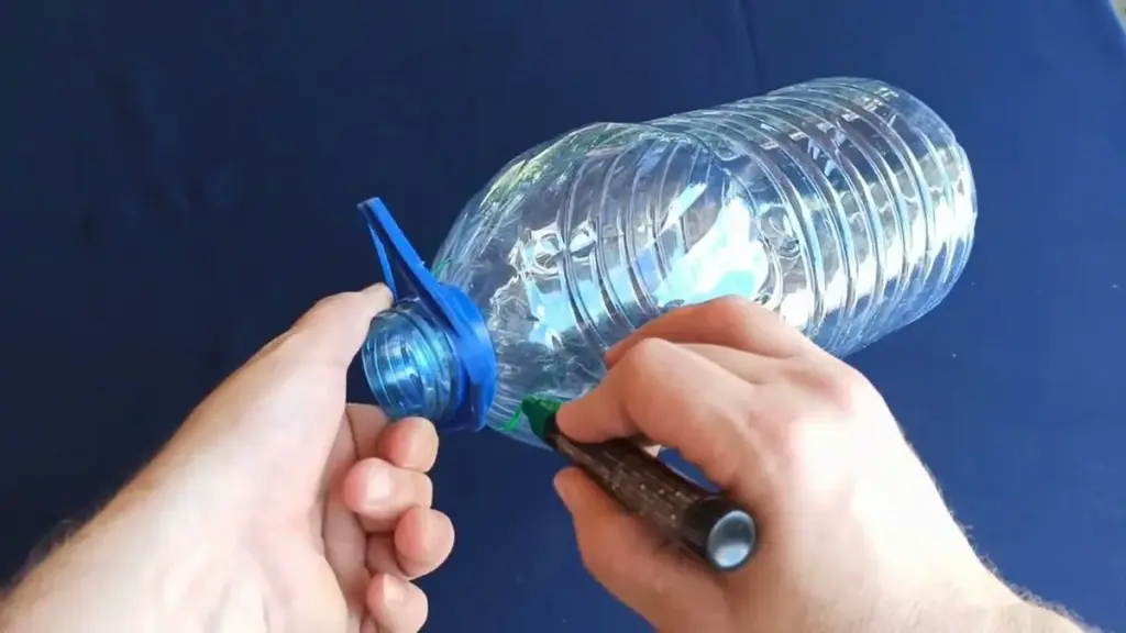 Drei Tricks der Öko-Profis: Warum sie 2-Liter-Plastikflaschen wie einen Augapfel hüten