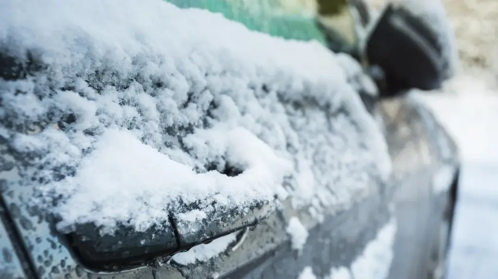 Ein Lippenpflegestift hält Ihre Autotüren eisfrei