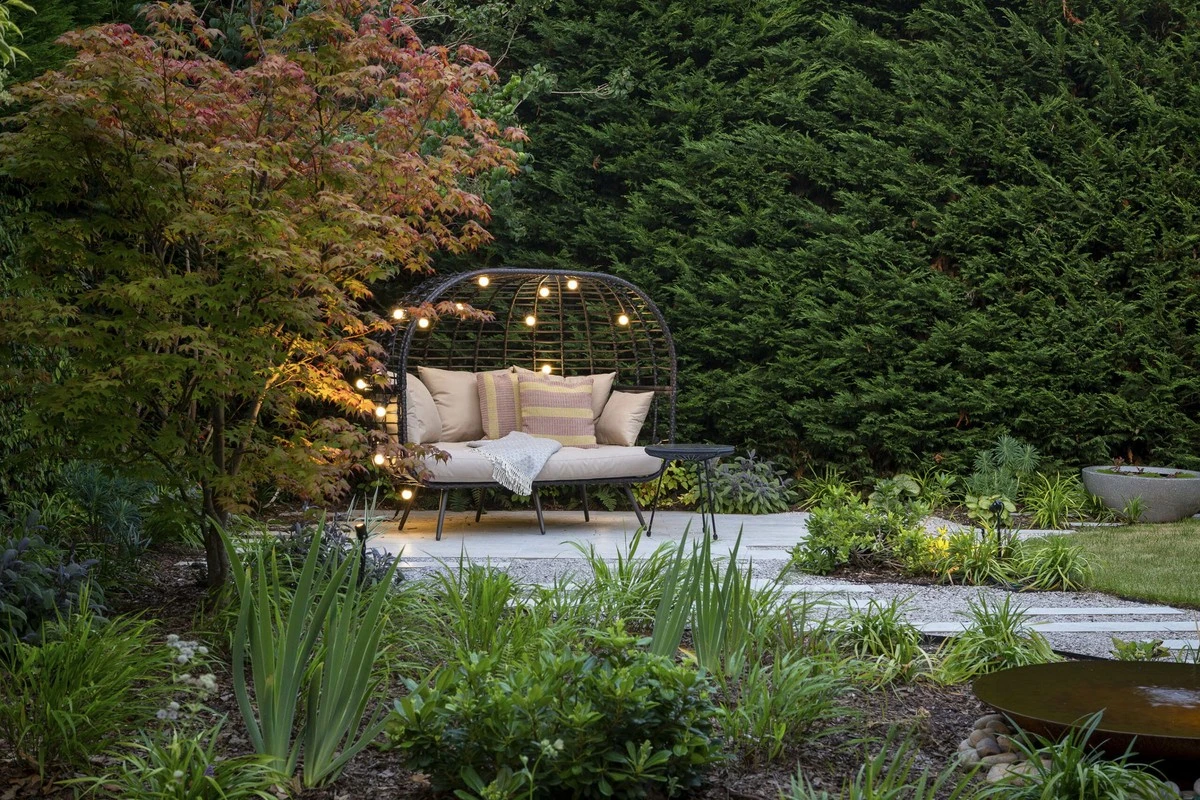 Gartenbeleuchtung für Träumer: Mehr Magie, weniger Lichterkette | Ihr Leitfaden - image 2