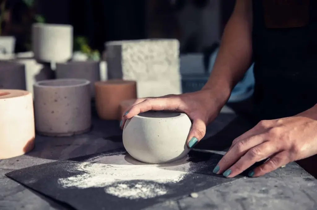 Gärtner verrät: So bastelst du stabile Blumentöpfe für unter 1 Euro