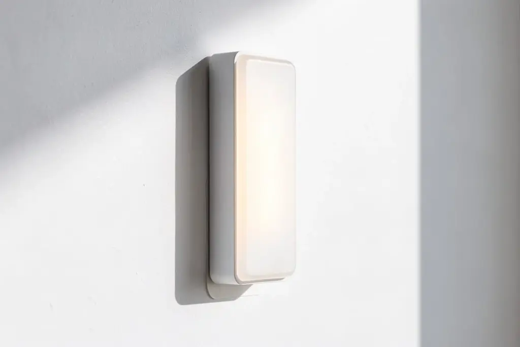 Keine Bohrlöcher mehr: So montieren Sie eine Wandleuchte – schnell & sauber