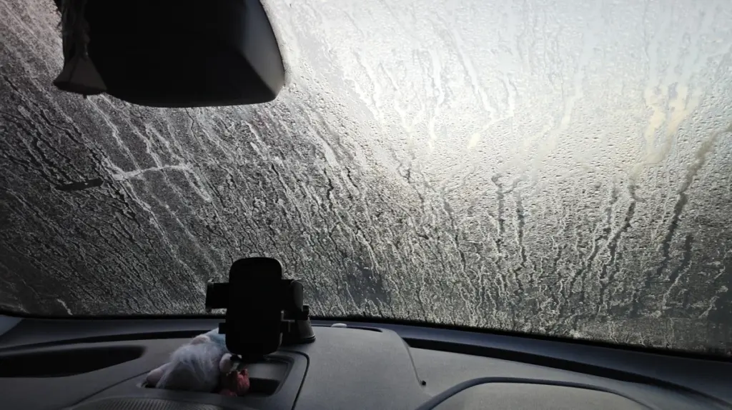 Nie mehr Eiskratzen: So bleibt Ihr Auto auch bei Minusgraden eisfrei