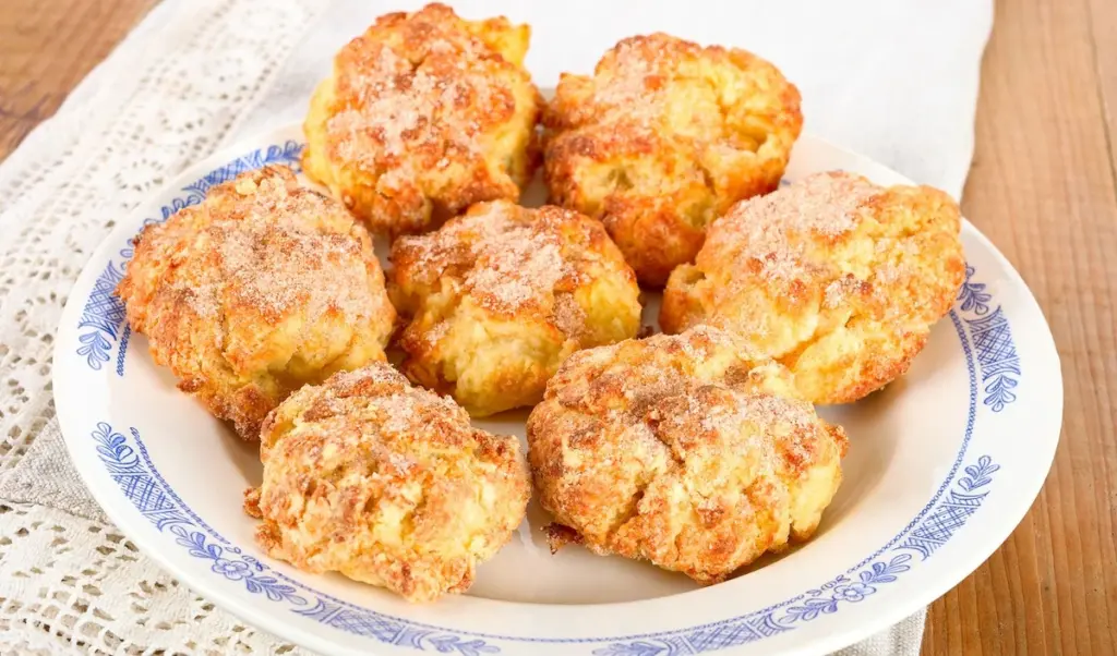 Saftige Apfeltaler vom Blech: Dieses Rezept übertrifft Kuchen!