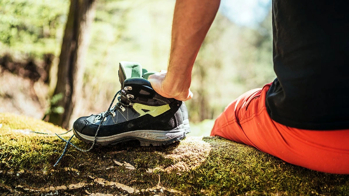 Warum deine Schuhe über Nacht nicht trocknen – und was Omas Geheimnis dagegen ist - image 1