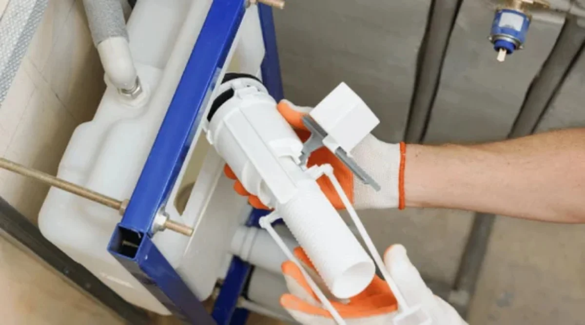 Warum Handwerker immer einen Spülenschlussel im Schrank haben: Der Trick, der Abflüsse in 2 Minuten befreit - image 2