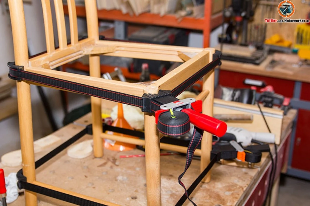 Warum Ihr wackelndes Möbelstück mit diesen zwei einfachen Handgriffen wieder stabil wird - image 1