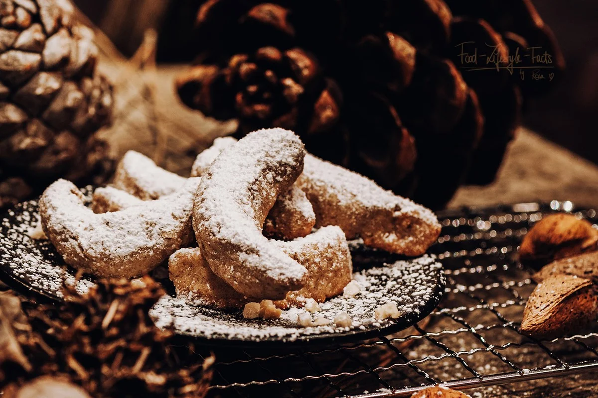 Warum österreichische Bäcker Omas Vanillekipferl jetzt durch „Traumstücke“ ersetzen (Das Geheimnis der 5 Eigelb) - image 2