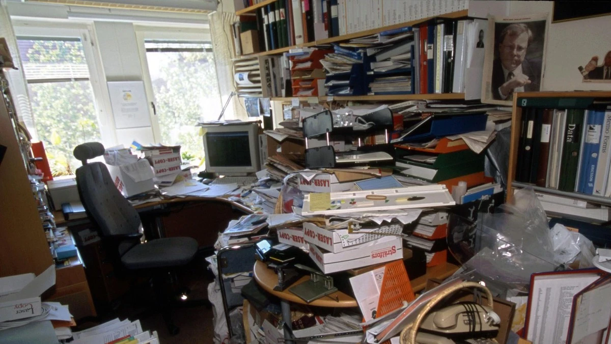 5 alltägliche Dinge, die dein Zuhause sofort unordentlich aussehen lassen (und wie du sie meisterst) - image 1