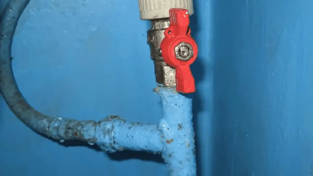 5 действенных способов уберечь трубы от замерзания этой зимой