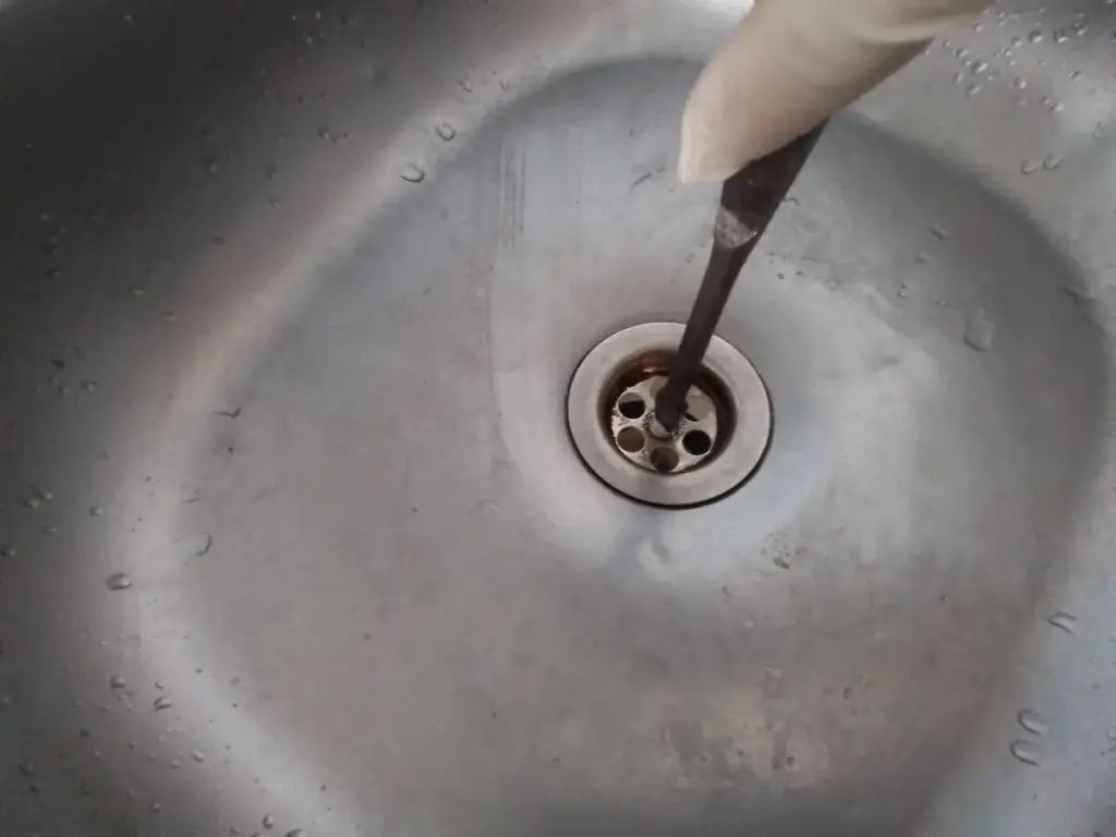 Der beliebte Abfluss-Trick versagt in 9 von 10 Fällen: Der Fehler, den fast jeder macht