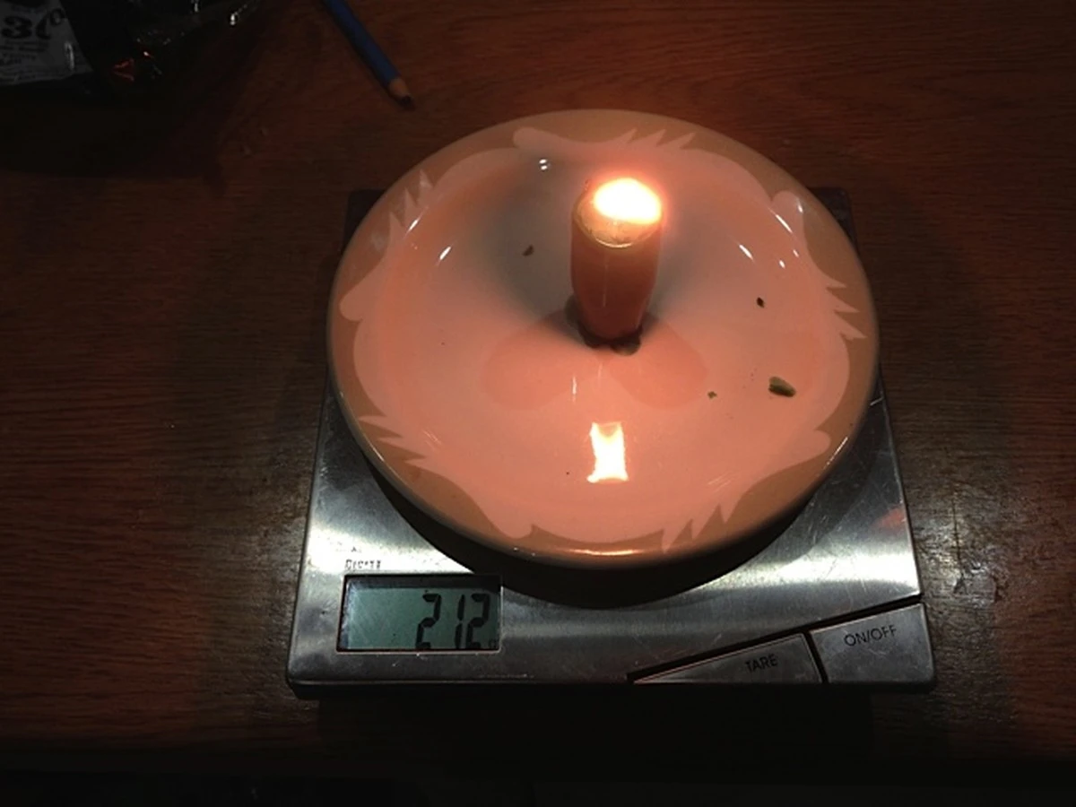 Der einfachste Kerzen-Trick enthüllt Wärmelecks in Ihrem Zuhause – viel effektiver als HeizkörperChecks - image 1