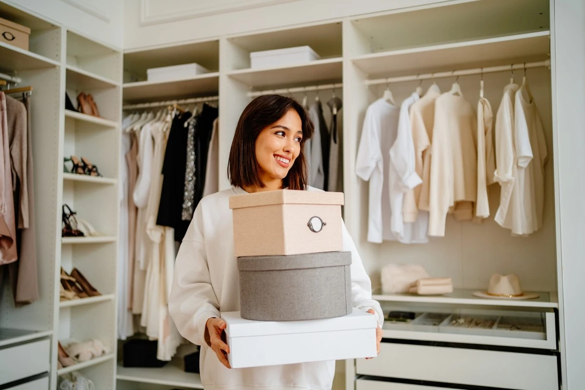 Der genialste Trick für Ordnung im Kleiderschrank: Die