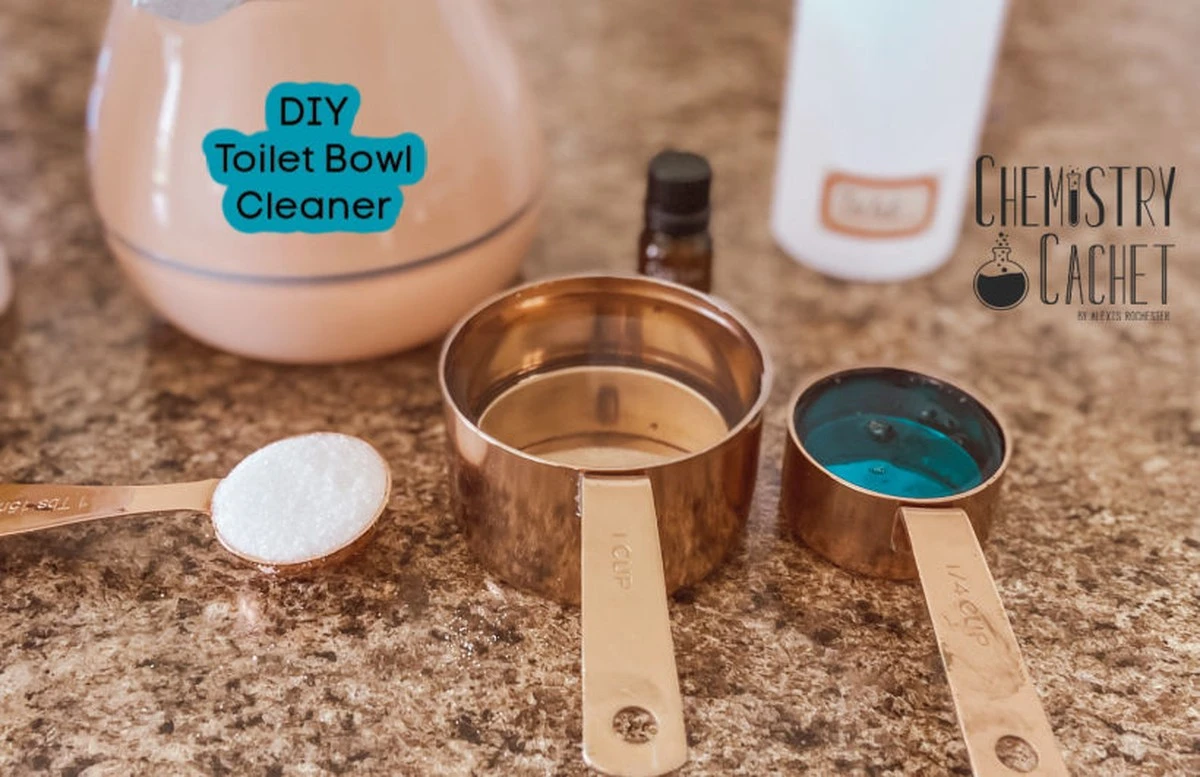 DIY WC-Reiniger: So bleibt Ihre Toilette makellos ohne teure Mittel - image 1