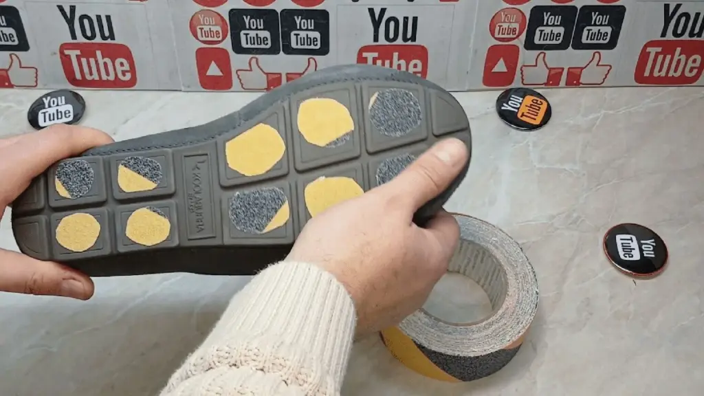 Eisige Straßen? Dieser ländliche Schuh-Trick hält Sie fest