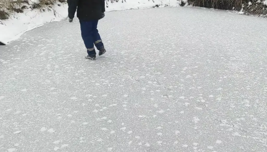 Eislauf-Gefahr gebannt: 2 einfache Tricks, die besser halten als jeder Spikes