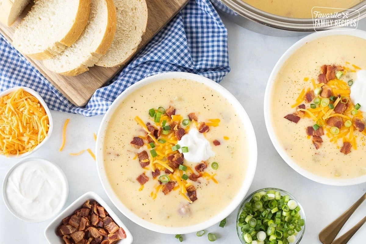 Fleischkäse-Suppe mit Tomaten: Ein Familien-Hit, der dich verzaubert - image 1
