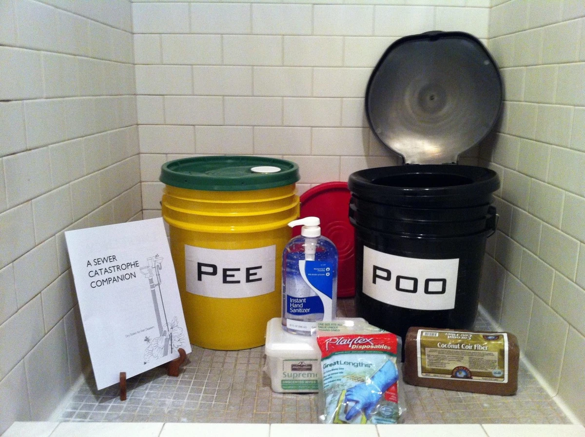 Kein Wasser für 3 Tage: So baust du eine Trockentoilette in 5 Minuten aus Haushaltsgegenständen - image 2