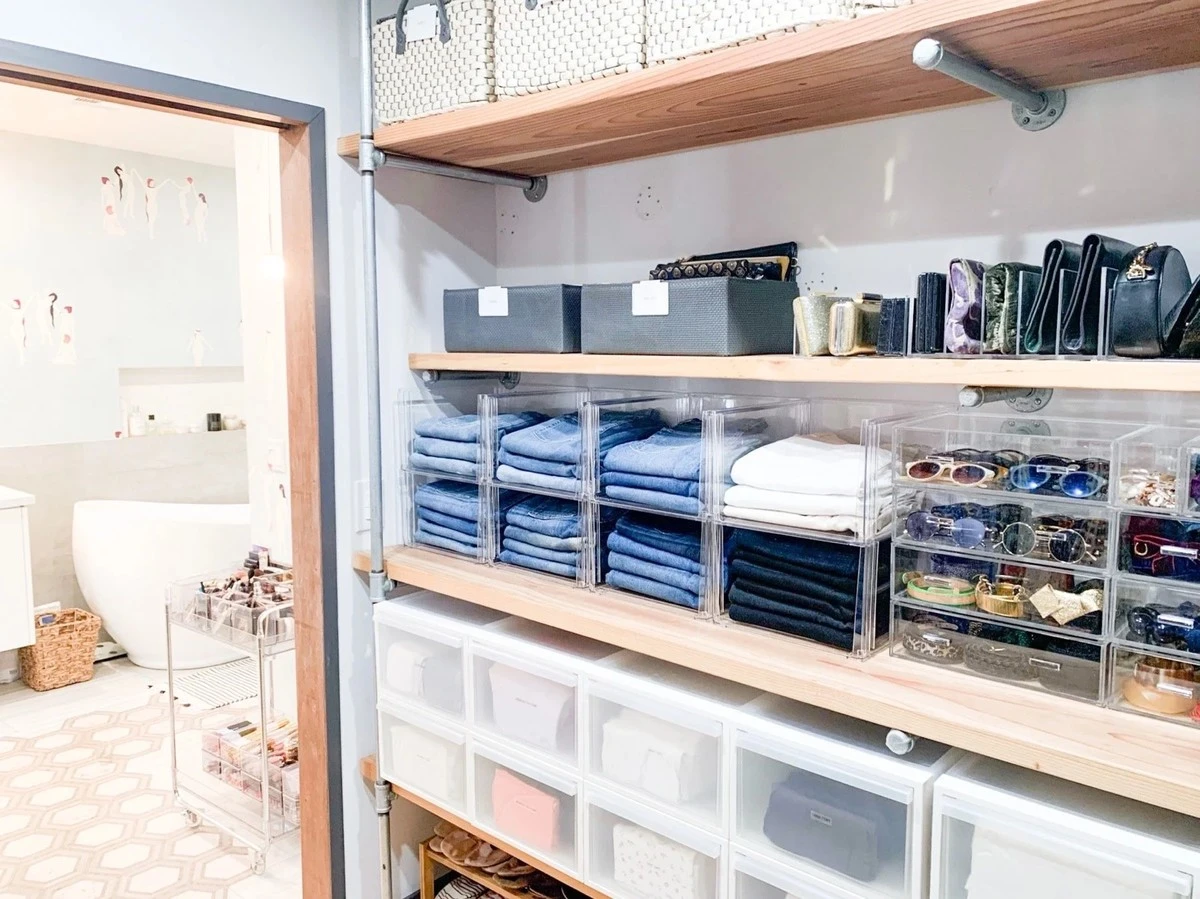 Kleine Bäder: Warum ein Schneidebrett über dem Waschbecken mein neues Geheimnis ist - image 2