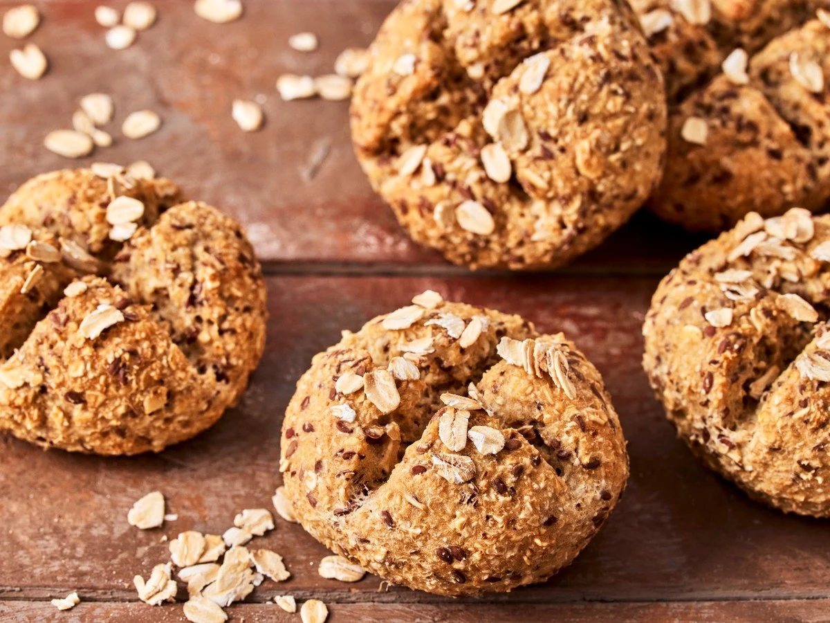 Low Carb Brötchen: Wenn Haferflocken auf Quark treffen – blitzschnell zubereitet - image 1