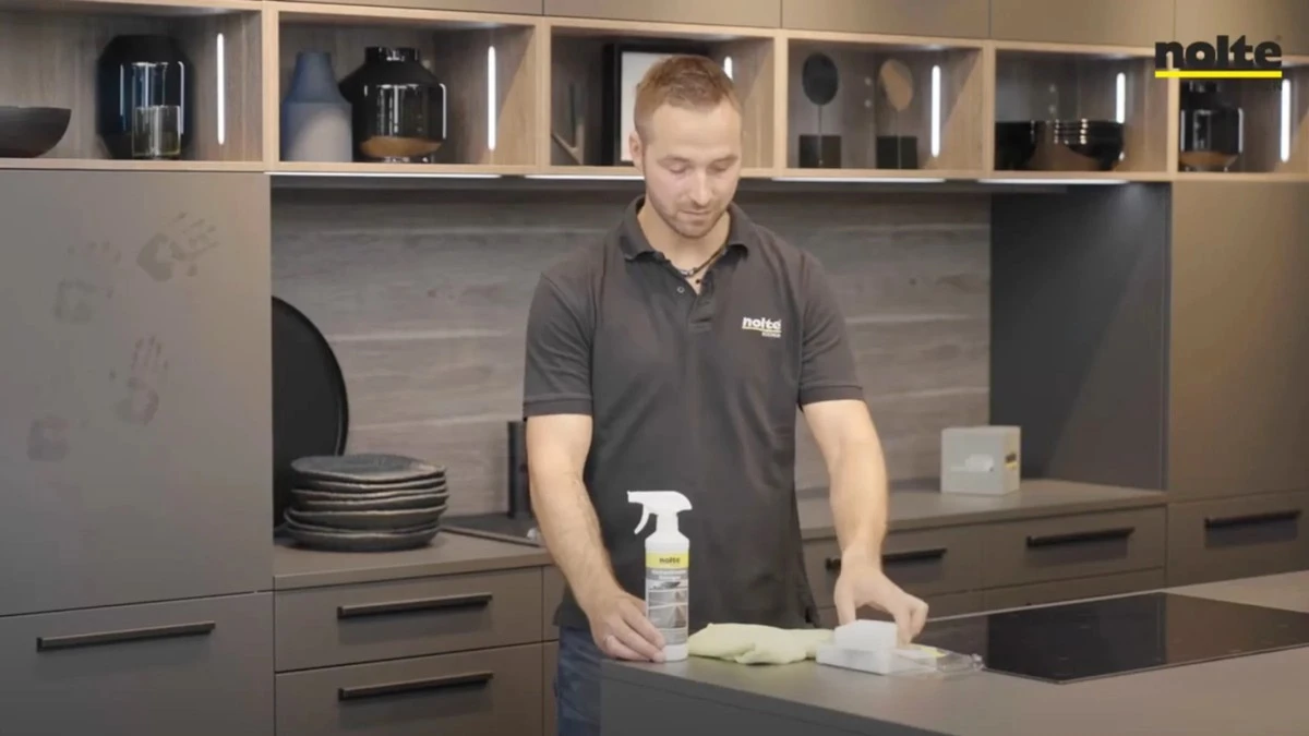 Matte Küchenfronten: Der Blitz-Trick für blitzsaubere Flächen ohne Schrubben - image 2