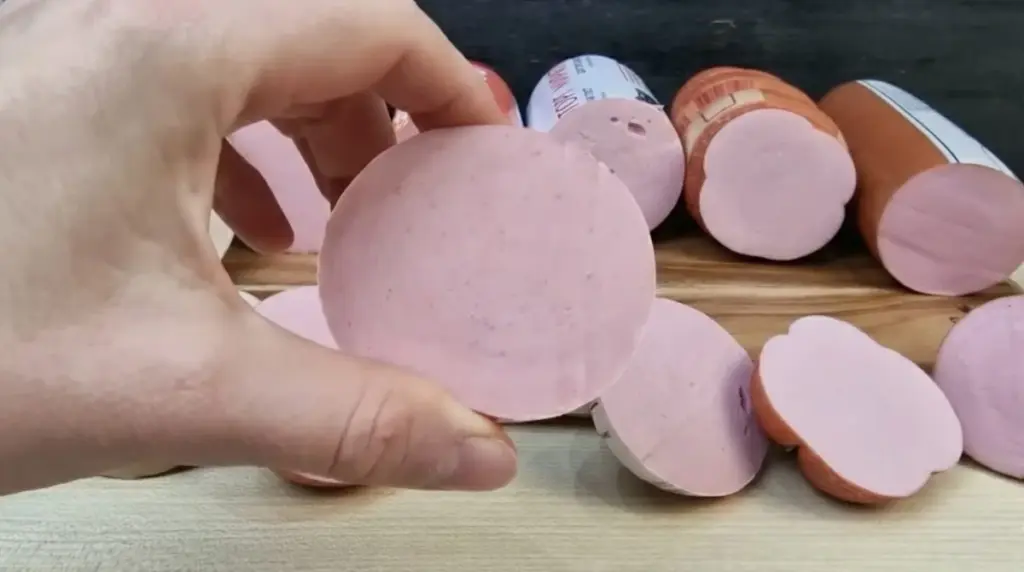 So erkennt man minderwertige Wurst mit drei einfachen Wasser-Tricks