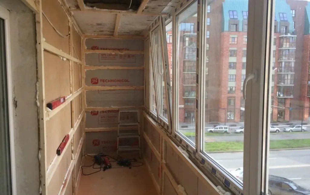 Сусід глузував з мого утеплення балкона, а тепер просить схему: +4°C без жодної копійки