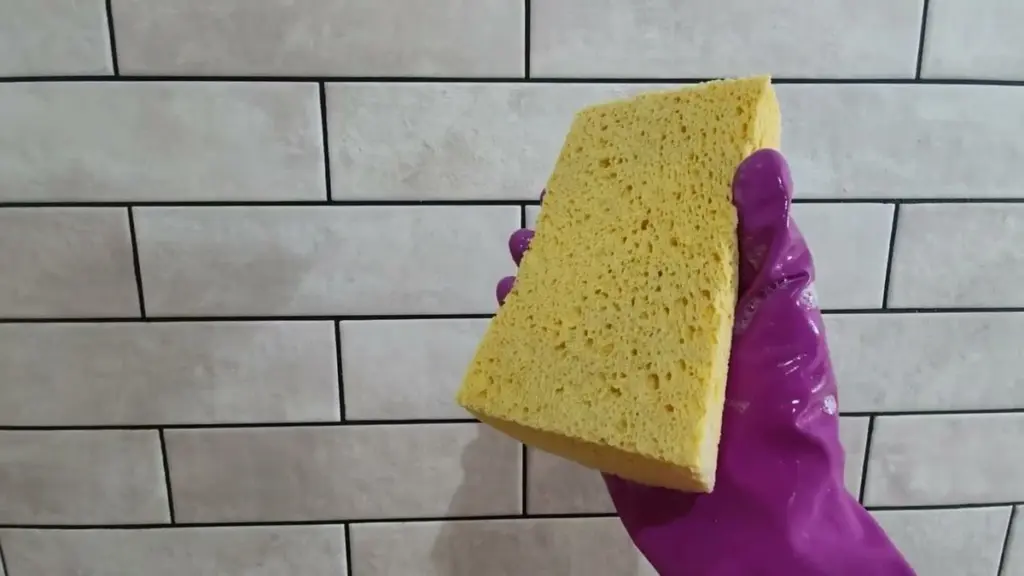 Warum erfahrene Hausfrauen eine einzige Schwamm für höhere Luftfeuchtigkeit im Raum verwenden