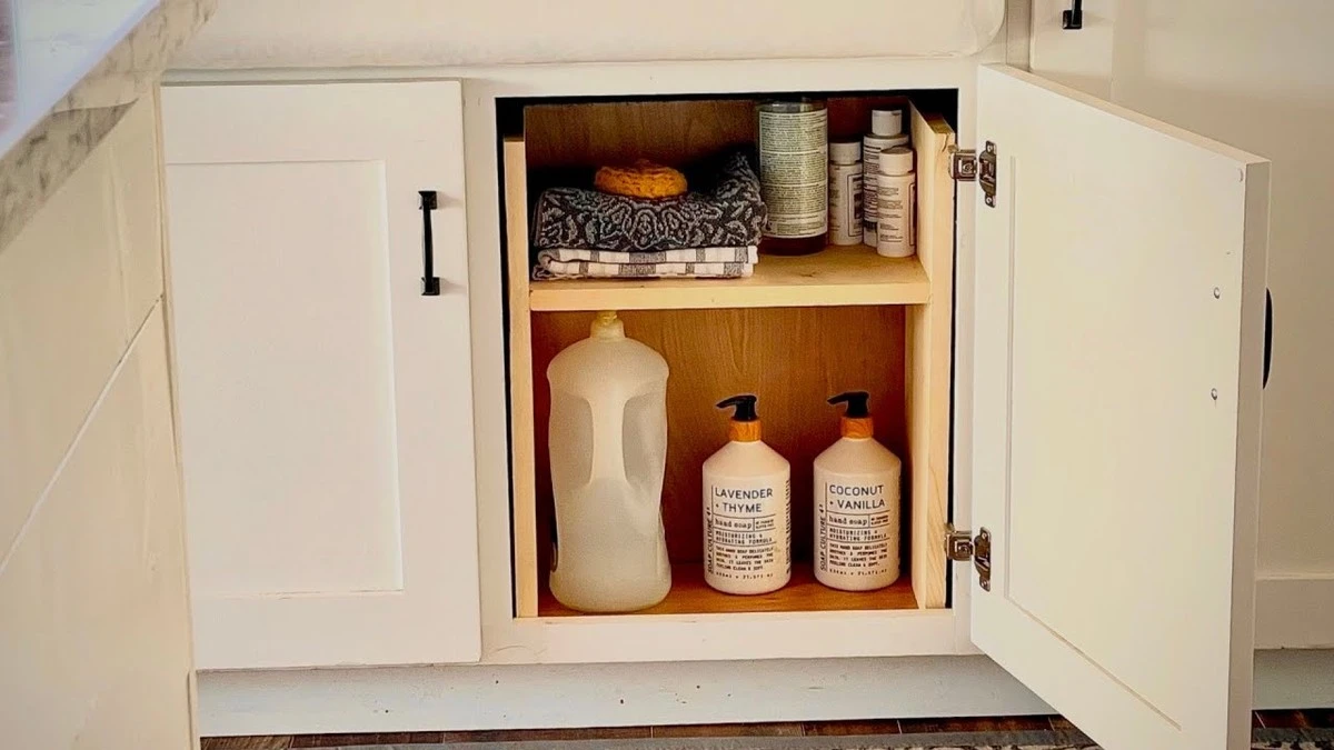 Warum erfahrene Hausfrauen leere Shampooflaschen am Wasserhahn aufhängen - image 2