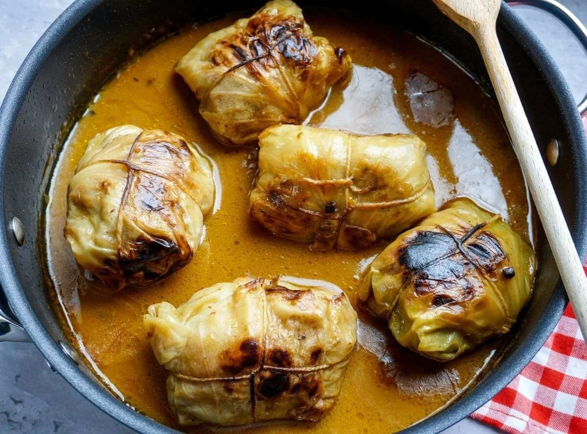 Warum erfahrene Köche Weißkohl für Kohlrouladen einfrieren – ein überraschender Trick - image 1