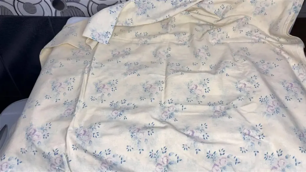 Warum Ihre Bettwäsche auch nach dem Waschen schlecht riecht: Eine überraschende Ursache