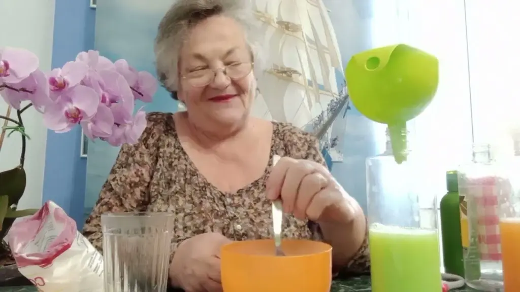 Warum Sie Geschirrspülmittel ab sofort selbst machen: Hausgemachtes Gel aus 4 Zutaten – überraschend effektiv